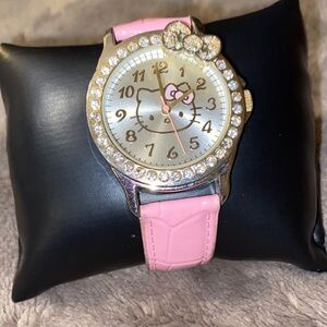 Hello Kitty Silver and Pink Glitter Watch. Has a new battery in Watch.🌸